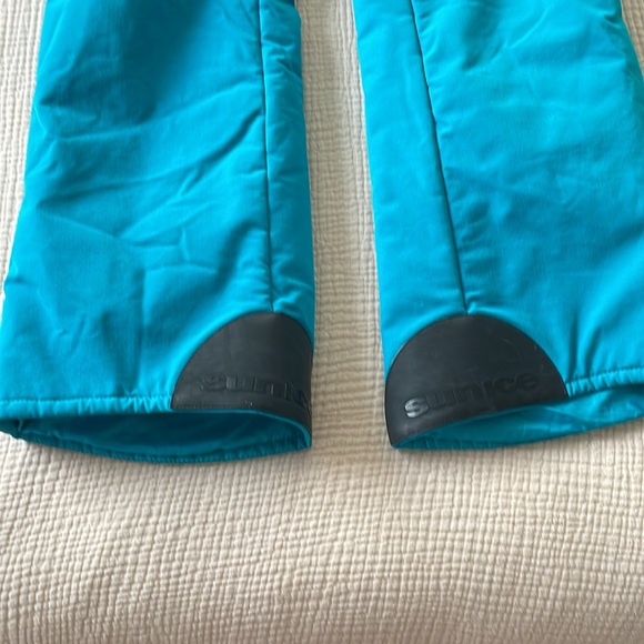 Perfectt condition ultra vintage SUNICE bibbed snow suit. Size small - Picture 3 of 4